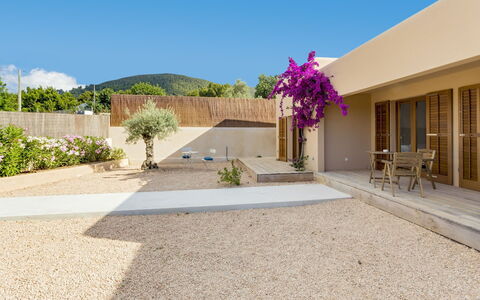 Villa Allegra: Architettura, Zona Residenziale, Casa, Giardino, Shade, Landscaping, Calcestruzzo, Estate, Flagstone, Cortile