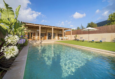 Villa Allegra: Piscina, Ricorrere, Materiale Composito, Estate, Eco Hotel, Tempo Libero, Shade, Landscaping, Hacienda, Mobili Da Esterno
