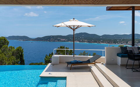 Villa Tagada: Acqua, Mobili Da Esterno, Ricorrere, Piscina, Sedia, Mare, Shade, Eco Hotel, Lettino, Hotel