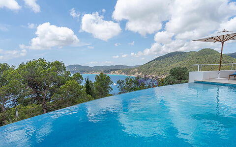 Villa Tagada: Blu, Acqua, Piscina, Costiera E Morfologie Oceanic, Mare, Ricorrere, Costa, Catena Montuosa, Oceano, Tropici