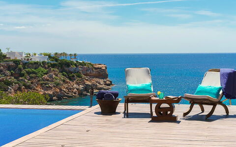 Villa Francisca: Blu, Mobilia, Mobili Da Esterno, Costiera E Morfologie Oceanic, Mare, Estate, Costa, Sedia, Oceano, Ricorrere