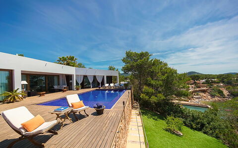 Villa Francisca: Piscina, Ricorrere, Eco Hotel, Villa, Hotel, Lettino, Resort Citta ', Mobili Da Esterno