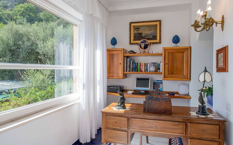 Villa Grazia: Mobilia, Interior Design, Legna, Camera, Pavimentazione, Soffitto, Casa, Illuminazione, Pavimento, Scaffalature