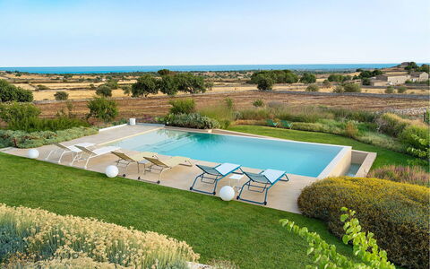 Villa Bel Prato: Blu, Piscina, Mobili Da Esterno, Ricorrere, Lotto, Giardino, Shade, Sedia, Eco Hotel, Lettino