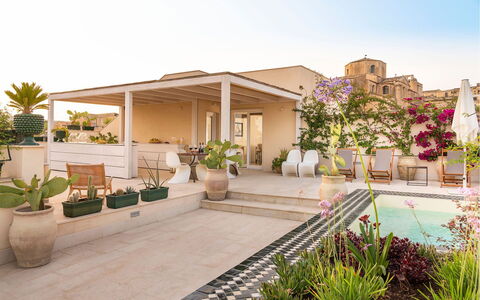 Sibilla: Vaso Di Fiori, Appartamento, Pianta Della Casa, Balcone, Giardino, Cortile, Struttura Esterna, Terrazza, Ricorrere