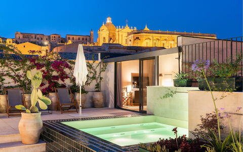 Sibilla: Vaso Di Fiori, Pianta Della Casa, Cortile, Ricorrere, Hotel, Villa, Giochi D'Acqua, Terrazza, Eco Hotel, Piscina