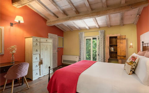 Villa la Foresta: Mobilia, Interior Design, Parete, Camera Da Letto, Pavimentazione, Letto, Legna, Pavimento, Soffitto, Camera