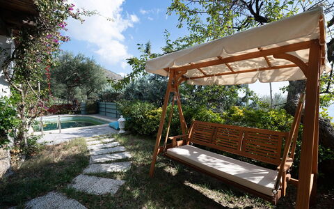 Villa Eva: Legna, Mobilia, Giardino, Shade, Mobili Da Esterno, Struttura Esterna, Landscaping, Color Legno, Backyard