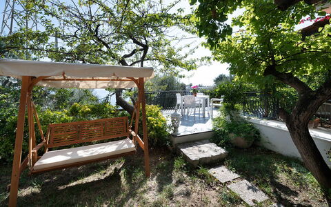 Villa Eva: Mobilia, Giardino, Primavera, Mobili Da Esterno, Shade, Sedia, Backyard, Landscaping, Cortile