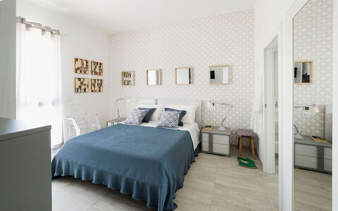 Thyme: Interior Design, Pavimentazione, Pavimento, Mobilia, Parete, Camera Da Letto, Soffitto, Legna, Camera, Letto