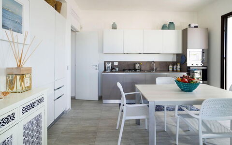 Rosemary: Mobilia, Interior Design, Pavimentazione, Pavimento, Sedia, Tavolo, Legna, Cucina & Sala Da Pranzo Tavolo, Cucina, Soffitto