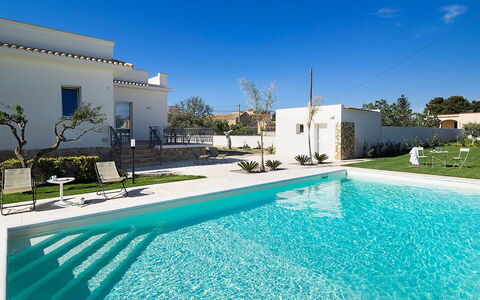 Villa Emma: Piscina, Blu, Ricorrere, Materiale Composito, Flagstone, Estate, Shade, Eco Hotel, Hacienda, Piastrella