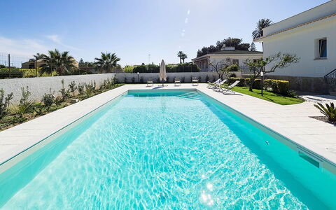 Villa Emma: Blu, Piscina, Ricorrere, Materiale Composito, Eco Hotel, Giochi D'Acqua, Hotel, Piastrella, Landscaping
