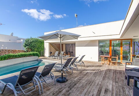 Villa Esplendida: Piscina, Ricorrere, Pavimentazione, Pavimento, Appartamento, Materiale Composito, Eco Hotel, Sedia, Shade, Hotel