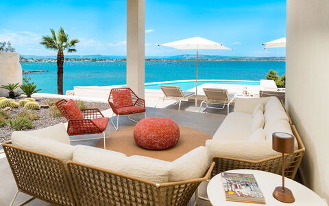 Sea Art Villa: Mobilia, Mobili Da Esterno, Sedia, Ricorrere, Mare, Costiera E Morfologie Oceanic, Shade, Costa, Eco Hotel, Oceano