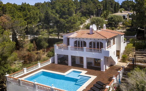 Villa Alejandra: Piscina, Zona Residenziale, Architettura, Casa, Estate, Ricorrere, Dimora, Villa, Hacienda, Balcone