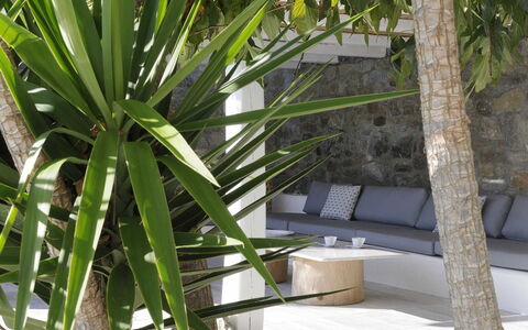 Villa Andy: Mobili Da Esterno, Giardino, Shade, Landscaping, Eco Hotel, Materiali Naturali, Design, Tropici, Piscina