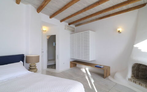 Villa Andy: Parete, Soffitto, Interior Design, Pavimentazione, Pavimento, Mobilia, Camera, Appartamento, Letto, Camera Da Letto