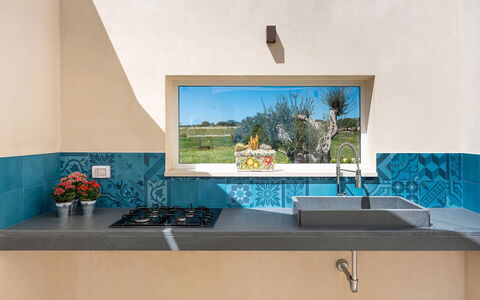 Villa Bruna: Blu, Parete, Cucina, Controsoffitto, Piastrella, Dipingere, Calcestruzzo, Materiali Naturali, Pianta Della Casa, Color Legno