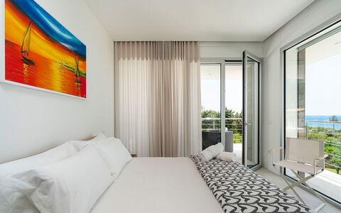 Villa Silvia: Mobilia, Interior Design, Letto, Pavimento, Legna, Pavimentazione, Camera Da Letto, Casa, Appartamento, Tessile