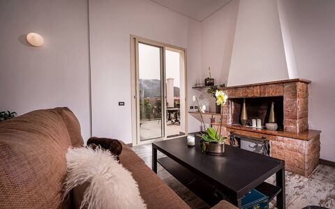 Casa Maurus: Mobilia, Interior Design, Parete, Pavimentazione, Legna, Soffitto, Pavimento, Soggiorno, Camera, Illuminazione