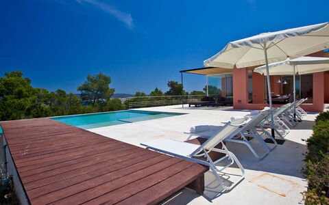 Villa Twilight: Piscina, Mobili Da Esterno, Shade, Lettino, Sedia, Ricorrere, Latifoglie, Deck, Ombrello, Eco Hotel