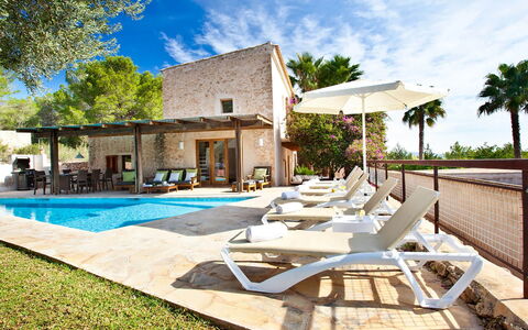 Villa Matarel: Piscina, Mobili Da Esterno, Ricorrere, Lettino, Eco Hotel, Shade, Estate, Ombrello, Sedia, Villa