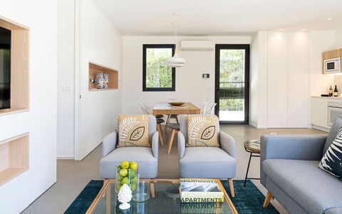 Villa la Isla: Mobilia, Interior Design, Pavimentazione, Divano, Pavimento, Legna, Soggiorno, Soffitto, Camera, Tavolo