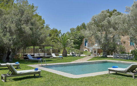 Villa Roger: Piscina, Mobili Da Esterno, Mobilia, Ricorrere, Sedia, Lettino, Giardino, Estate, Backyard, Shade