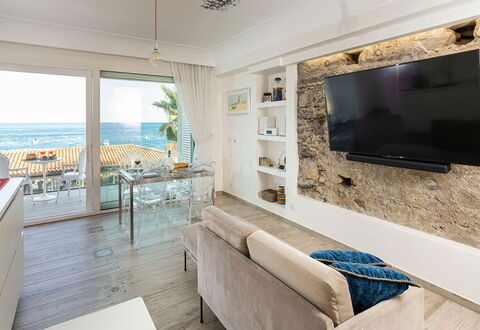 Casa Light Blu: Mobilia, Interior Design, Pavimentazione, Pavimento, Mare, Appartamento, Costa, Camera, Soggiorno, Oceano