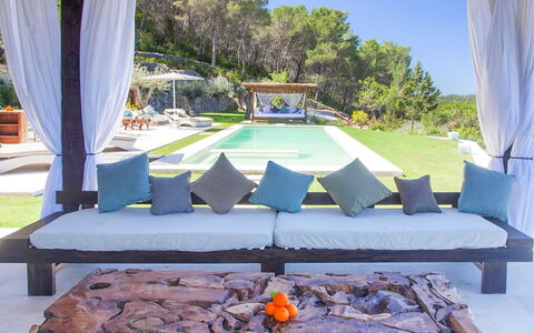 Villa Blueberry: Mobilia, Mobili Da Esterno, Ricorrere, Tempo Libero, Shade, Piscina, Eco Hotel, Sedia, Hotel, Materiali Naturali