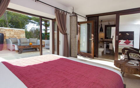 Villa Blueberry: Mobilia, Pavimentazione, Legna, Interior Design, Pavimento, Letto, Soffitto, Camera Da Letto, Camera, Sedia