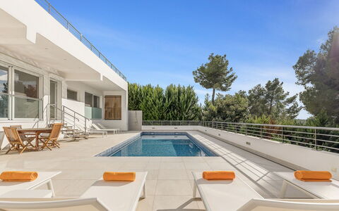 Villa Relaja: Piscina, Mobili Da Esterno, Shade, Balcone, Estate, Ricorrere, Sedia, Villa, Eco Hotel, Terrazza