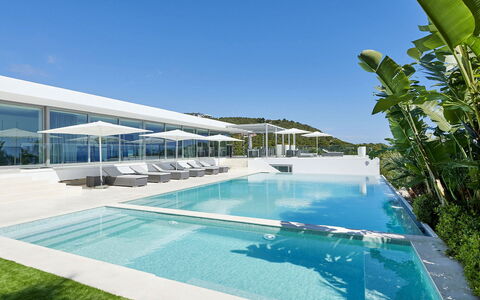 Villa Splendente: Piscina, Ricorrere, Mobili Da Esterno, Eco Hotel, Shade, Hotel, Villa, Lettino, Sedia, Resort Citta '