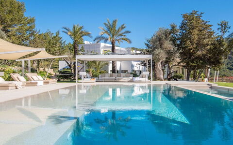 Villa Fabula: Piscina, Albero, Ricorrere, Shade, Eco Hotel, Mobili Da Esterno, Estate, Hotel, Villa