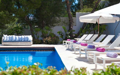 Villa Bacio: Mobili Da Esterno, Piscina, Mobilia, Lettino, Ricorrere, Lancia Cuscino, Cuscino, Giardino, Cuscino, Sedia