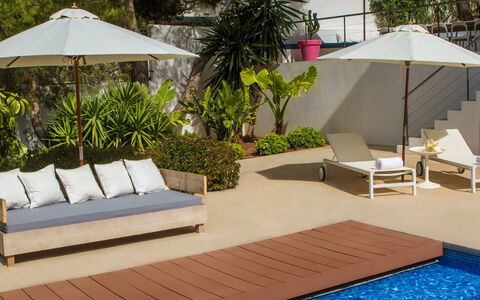 Villa Bacio: Mobili Da Esterno, Mobilia, Lettino, Ombrello, Piscina, Vaso Di Fiori, Ricorrere, Shade, Sedia, Eco Hotel