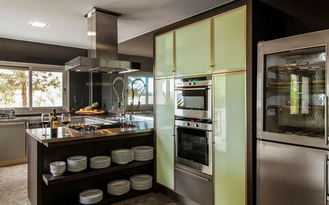 Villa Bacio: Cucina, Elettrodomestico Da Cucina, Interior Design, Apparecchio Major, Controsoffitto, Mobilia, Cabinetry, Elettrodomestico, Pavimentazione, Soffitto