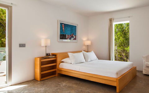Villa Bacio: Mobilia, Letto, Camera Da Letto, Interior Design, Legna, Pavimentazione, Pavimento, Bedding, Lenzuolo, Casa
