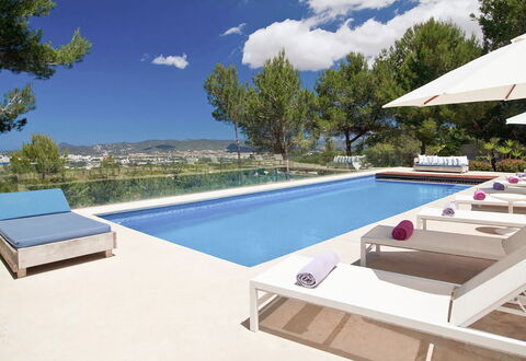 Villa Bacio: Piscina, Mobilia, Mobili Da Esterno, Ricorrere, Lettino, Materiale Composito, Sedia, Shade, Eco Hotel, Villa