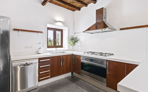 Villa Papiro: Cucina, Controsoffitto, Pavimentazione, Elettrodomestico Da Cucina, Legna, Interior Design, Cabinetry, Apparecchio Major, Casa, Elettrodomestico