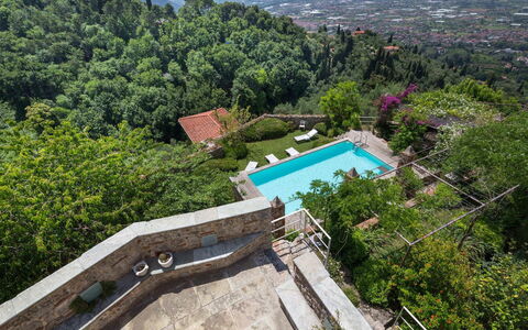 La Rocca di Monteggiori: Piscina, Estate, Eco Hotel, Ricorrere, Fotografia Aerea, Villa, Resort Citta '