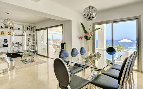 Villa Turchese: Mobilia, Interior Design, Sedia, Pavimentazione, Tavolo, Soffitto, Pavimento, Cucina & Sala Da Pranzo Tavolo, Sala Da Pranzo, Casa