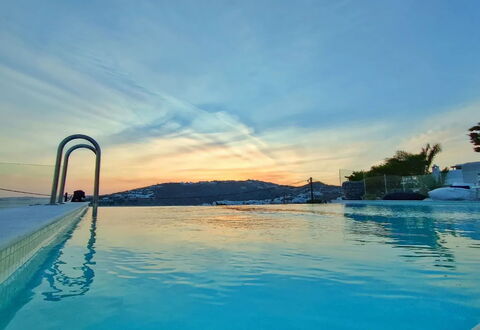 Villa Waves: Blu, Acqua, Piscina, Ricorrere, Sera, Crepuscolo, Resort Citta ', Hotel, Eco Hotel