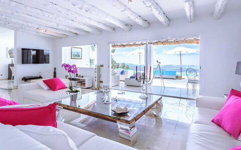 Villa Angelic: Blu, Mobilia, Casa, Appartamento, Ricorrere, Sedia, Hotel, Soggiorno, Villa