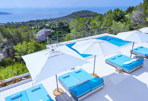 Villa Angelic: Blu, Piscina, Ricorrere, Mobili Da Esterno, Lettino, Tempo Libero, Eco Hotel, Ombrello, Hotel, Villa