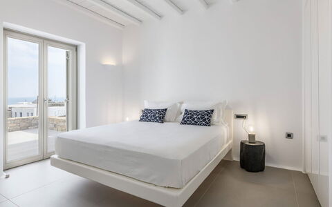Villa Cupido: Camera Da Letto, Pavimento, Letto, Appartamento, Bedding, Lenzuolo, Telaio Del Letto, Hotel, Cuscino, Biancheria