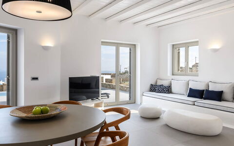Villa Psiche: Mobilia, Interior Design, Pavimentazione, Pavimento, Soffitto, Appartamento, Illuminazione, Casa, Tavolo, Soggiorno