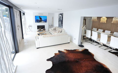 Villa Seahorse: Interior Design, Mobilia, Pavimentazione, Pavimento, Soffitto, Camera, Illuminazione, Divano, Soggiorno, Appartamento