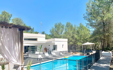 Villa Floresta: Piscina, Ricorrere, Mobili Da Esterno, Materiale Composito, Shade, Eco Hotel, Lettino, Sedia, Hotel, Terme